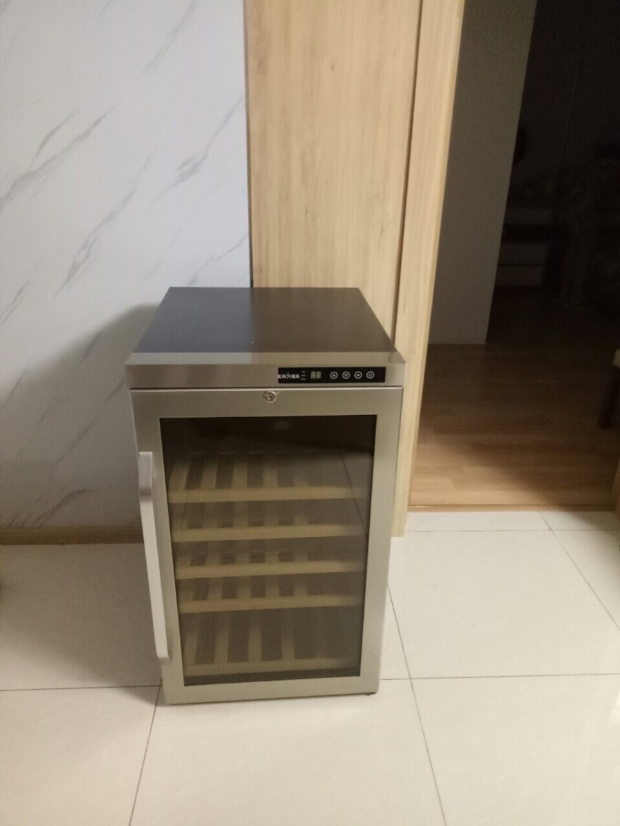 Tủ ướp rượu Kadeka KN-39WR