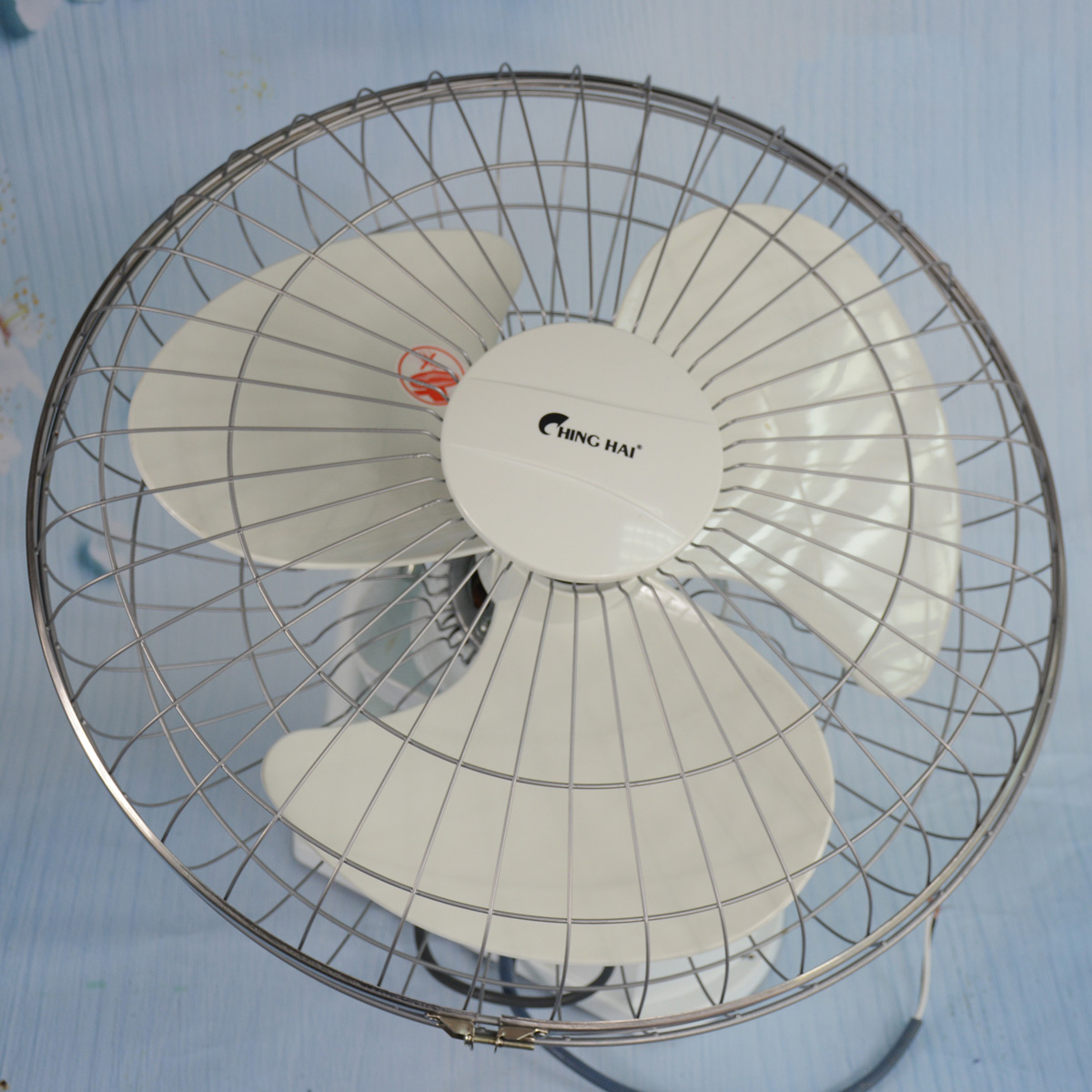 Quạt đảo trần Ching Hai HB9360