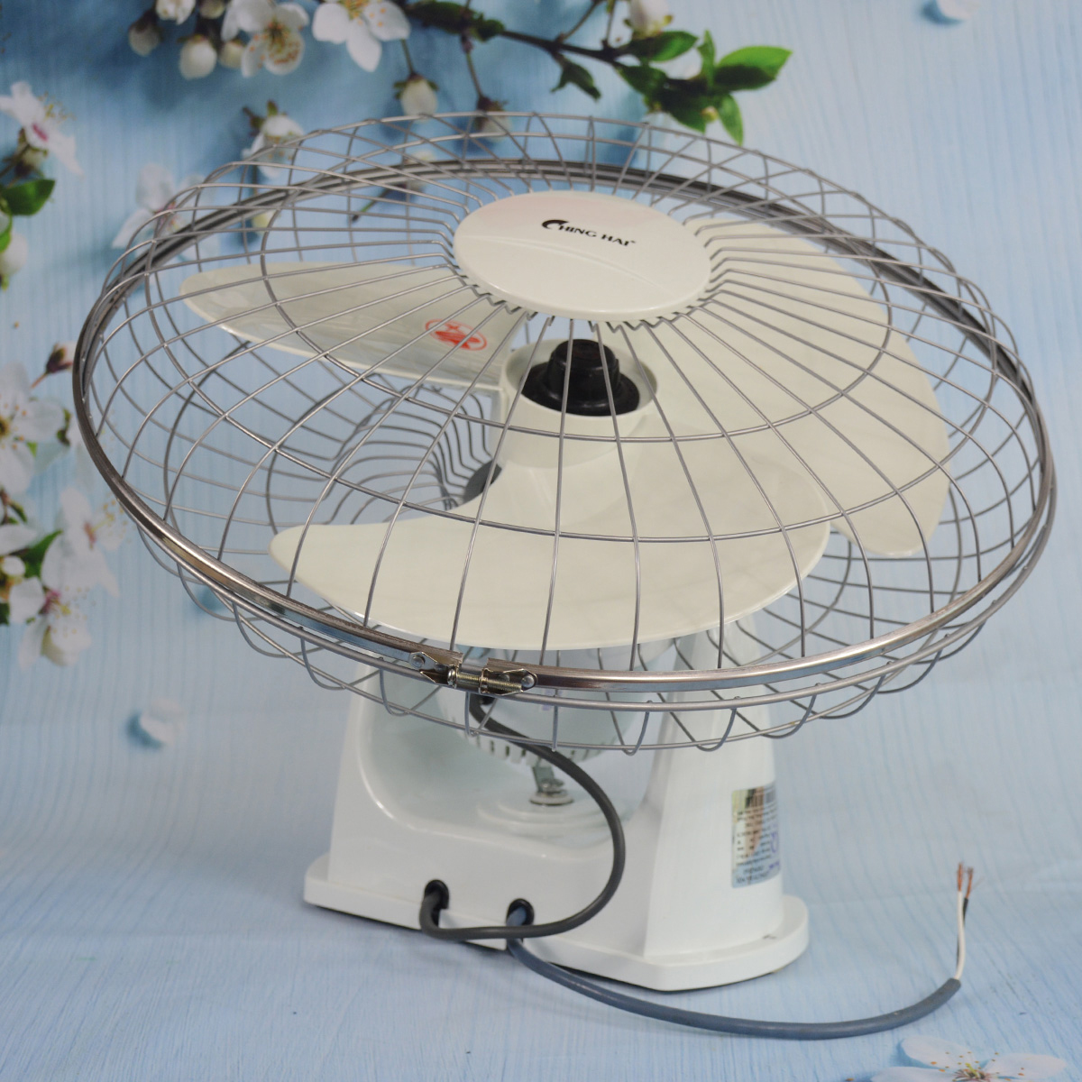 Quạt đảo trần Ching Hai HB9360