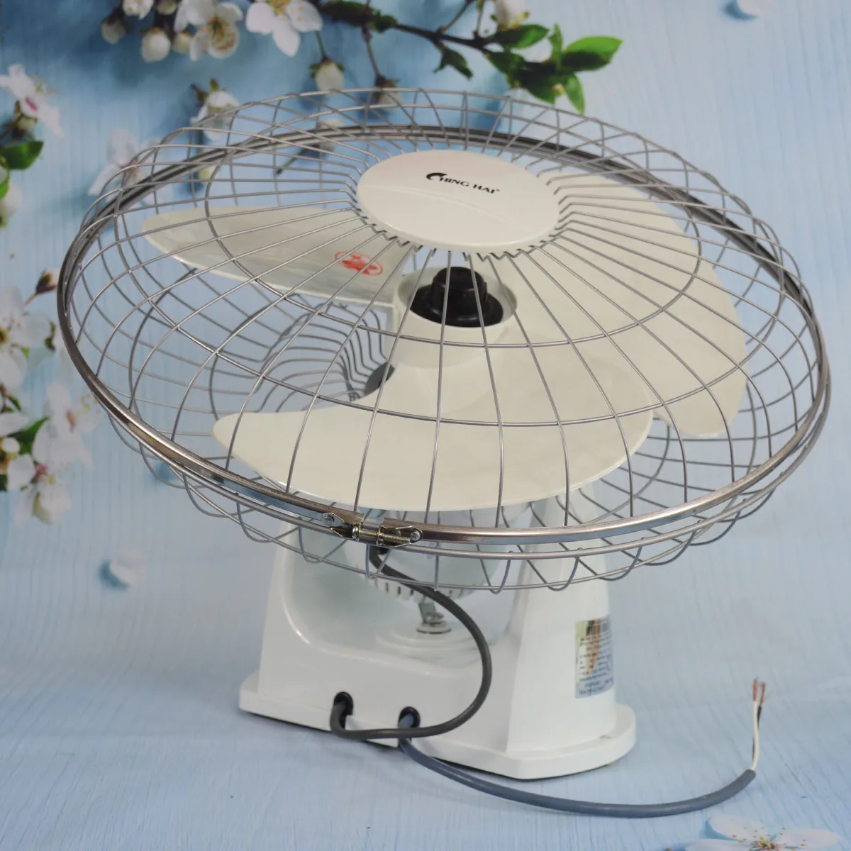 Quạt đảo trần Ching Hai HB9360