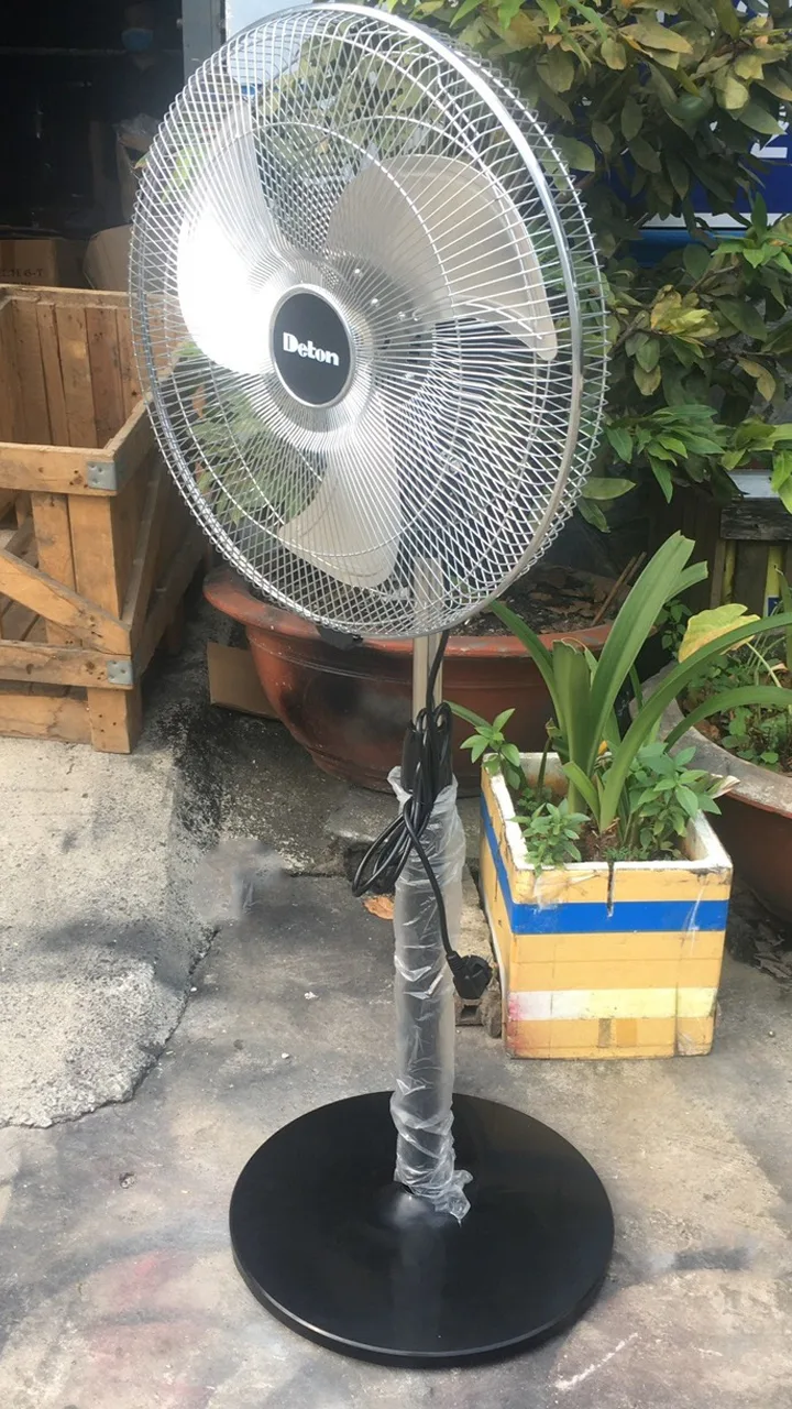 Quạt đứng Deton CFDV-50S lồng xi mạ inox