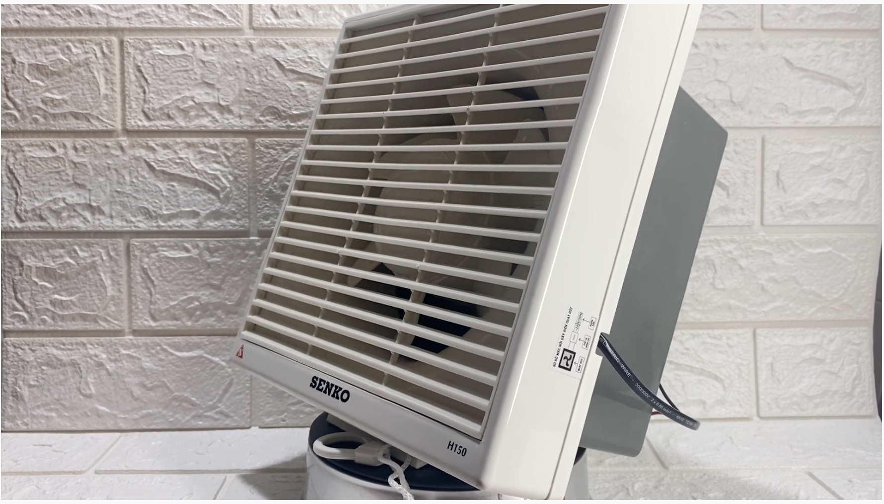 Quạt hút gắn tường Senko H150