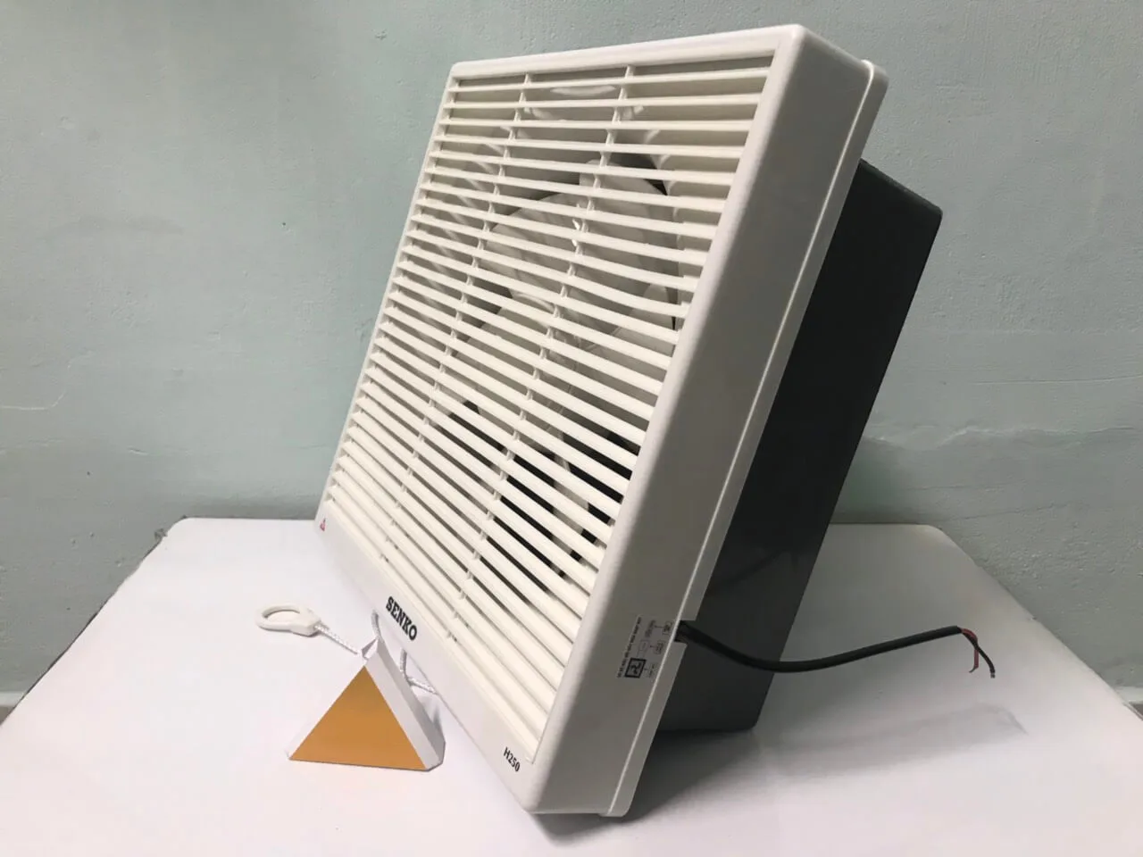 Quạt hút gắn tường Senko H250