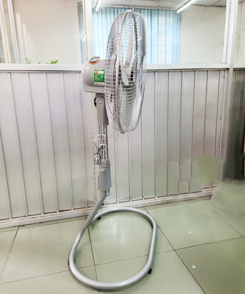 Quạt sàn chân rút Ching Hai FF2518