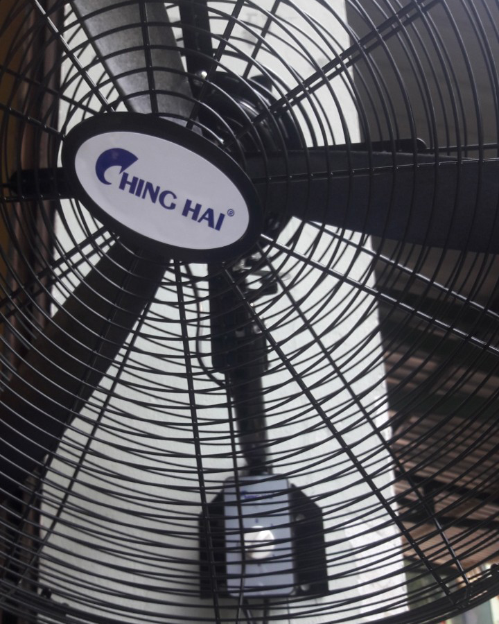 Quạt treo công nghiệp ChingHai W28-3Đ