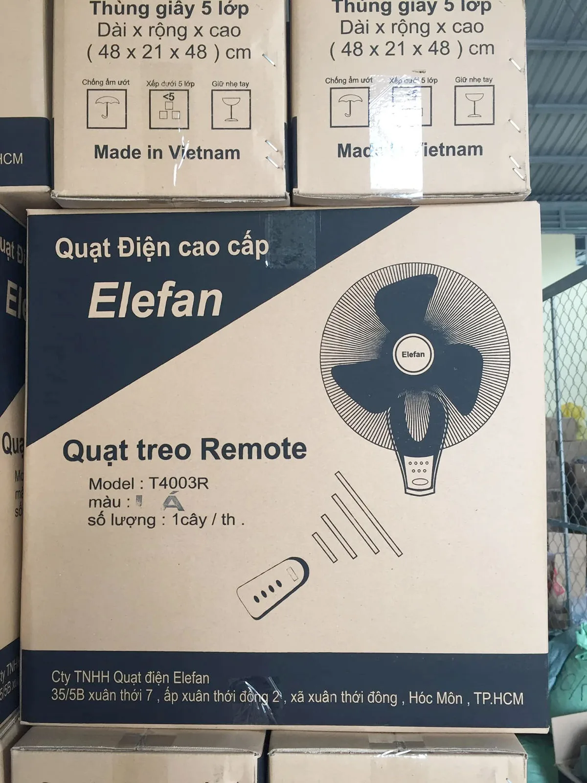 Quạt treo tường có remote Elefan T4003R