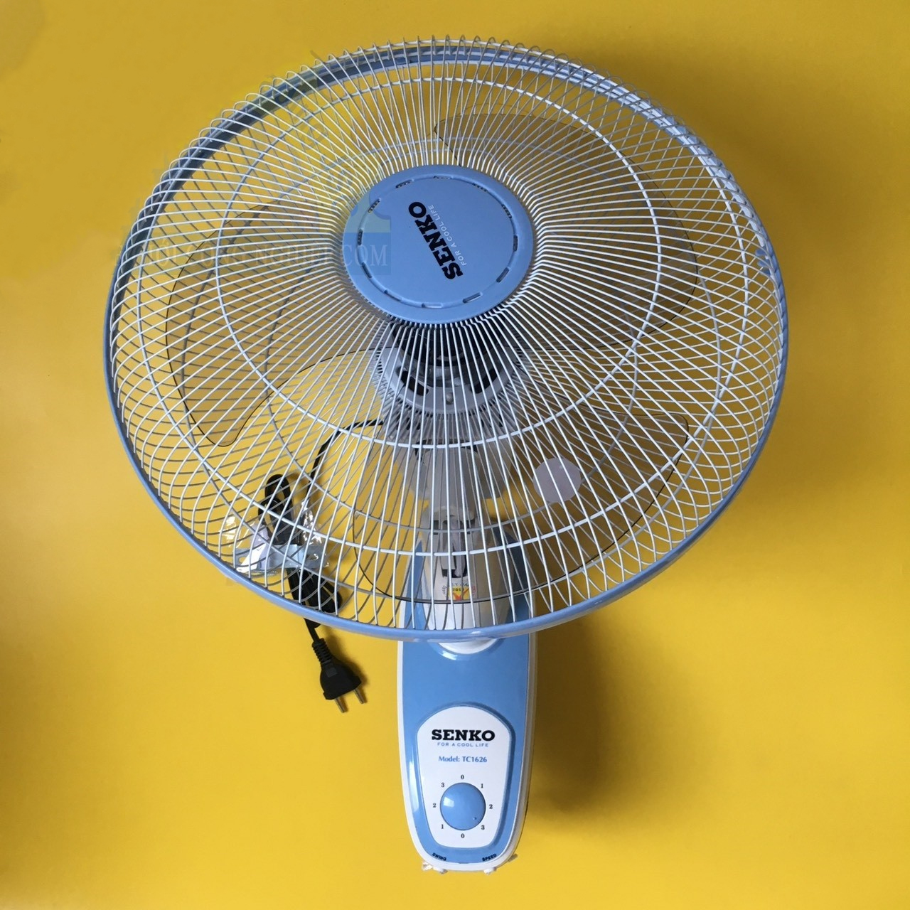 Quạt treo tường Senko TC1626