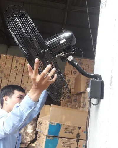 Quạt treo công nghiệp ChingHai W28-3Đ