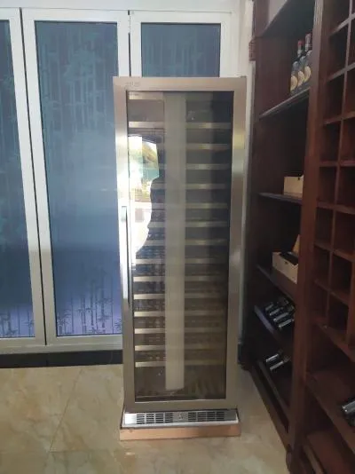 Tủ ướp rượu Kadeka KN168EW