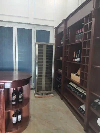Tủ ướp rượu Kadeka KN168EW