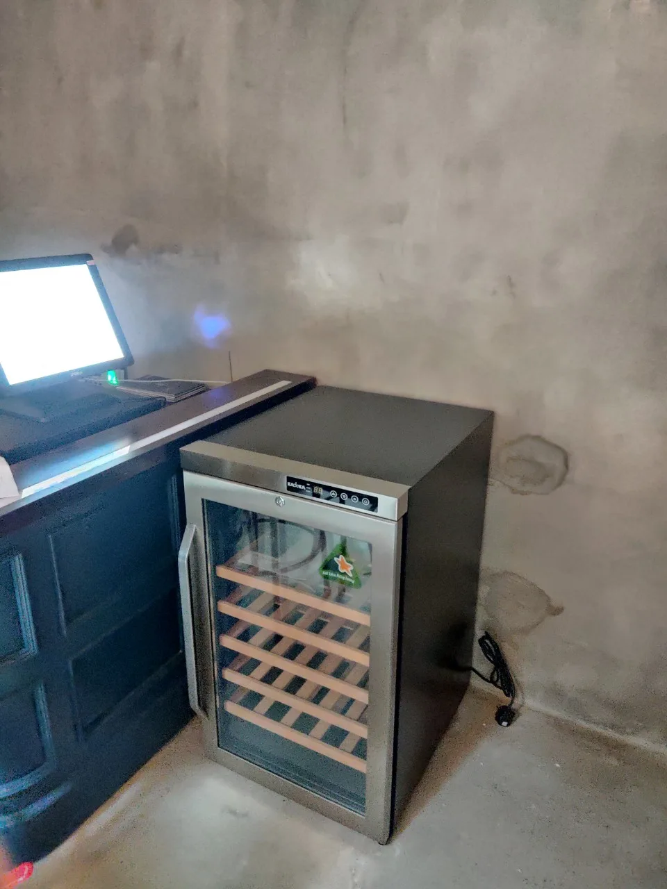 Tủ ướp rượu Kadeka KN-39WR